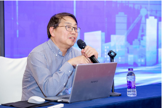 李文輝院長(zhǎng)獲聘湖南省產(chǎn)業(yè)集群高級(jí)專(zhuān)家，暢談湖南省集群培育工作三個(gè)“全國(guó)之首”